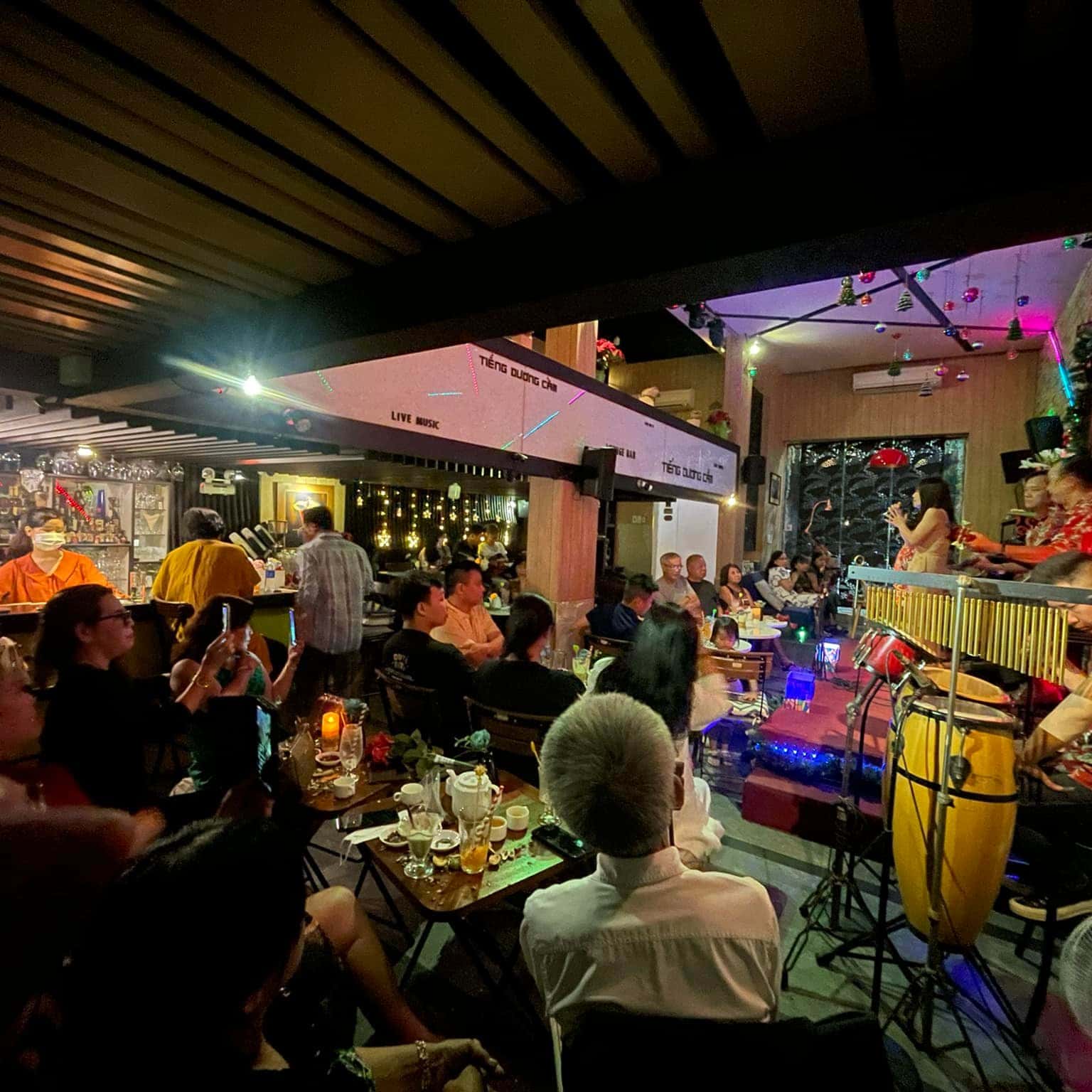 quan bar tieng duong cam da nang