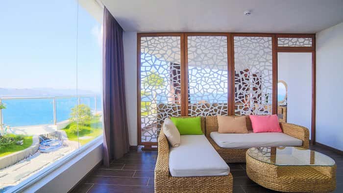 the light hotel and resort nha trang