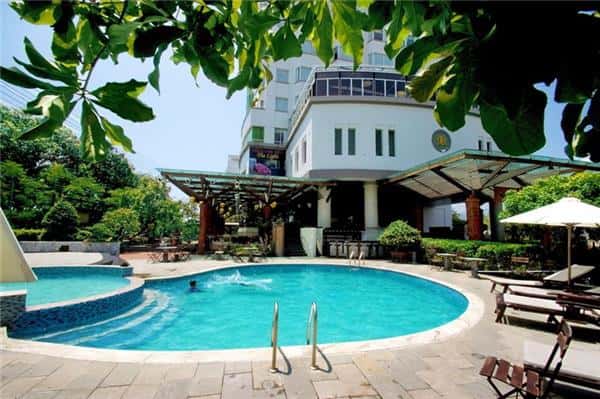 the light hotel and resort nha trang