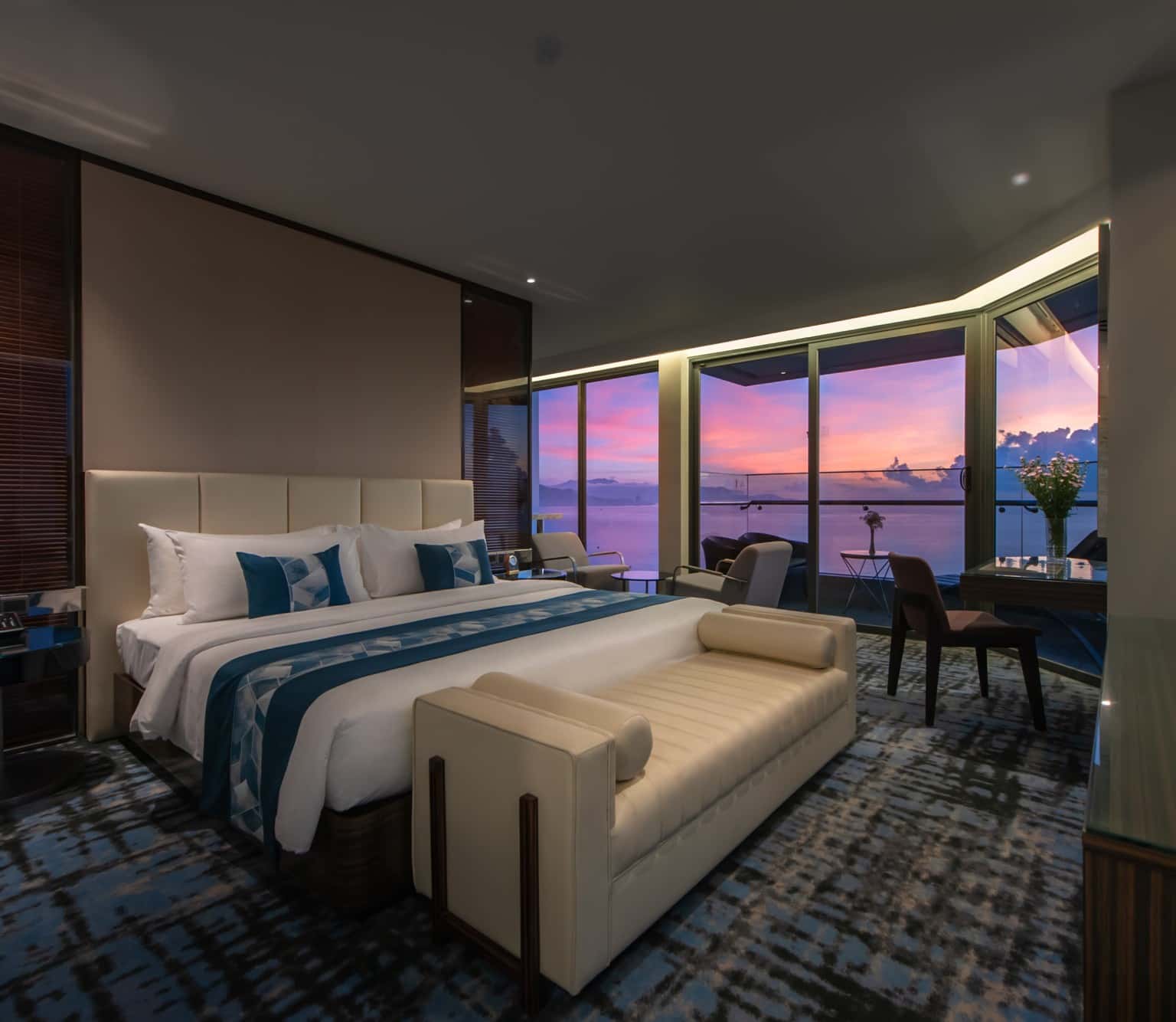 queen ann hotel nha trang 