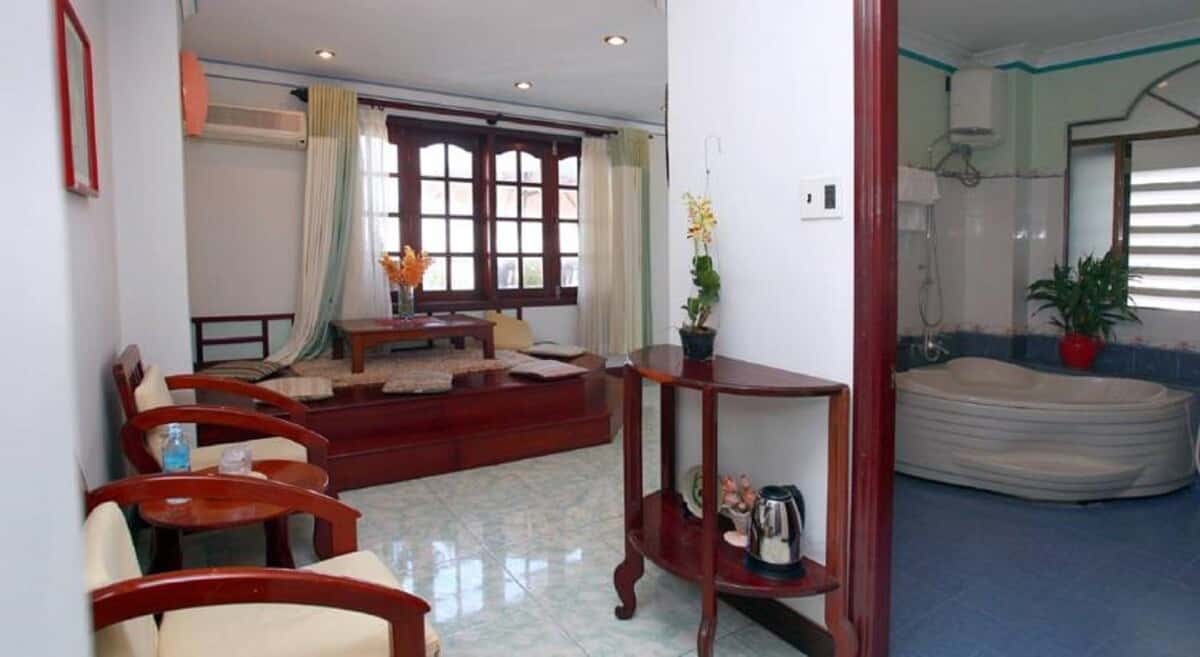 khach san thuy si nha trang