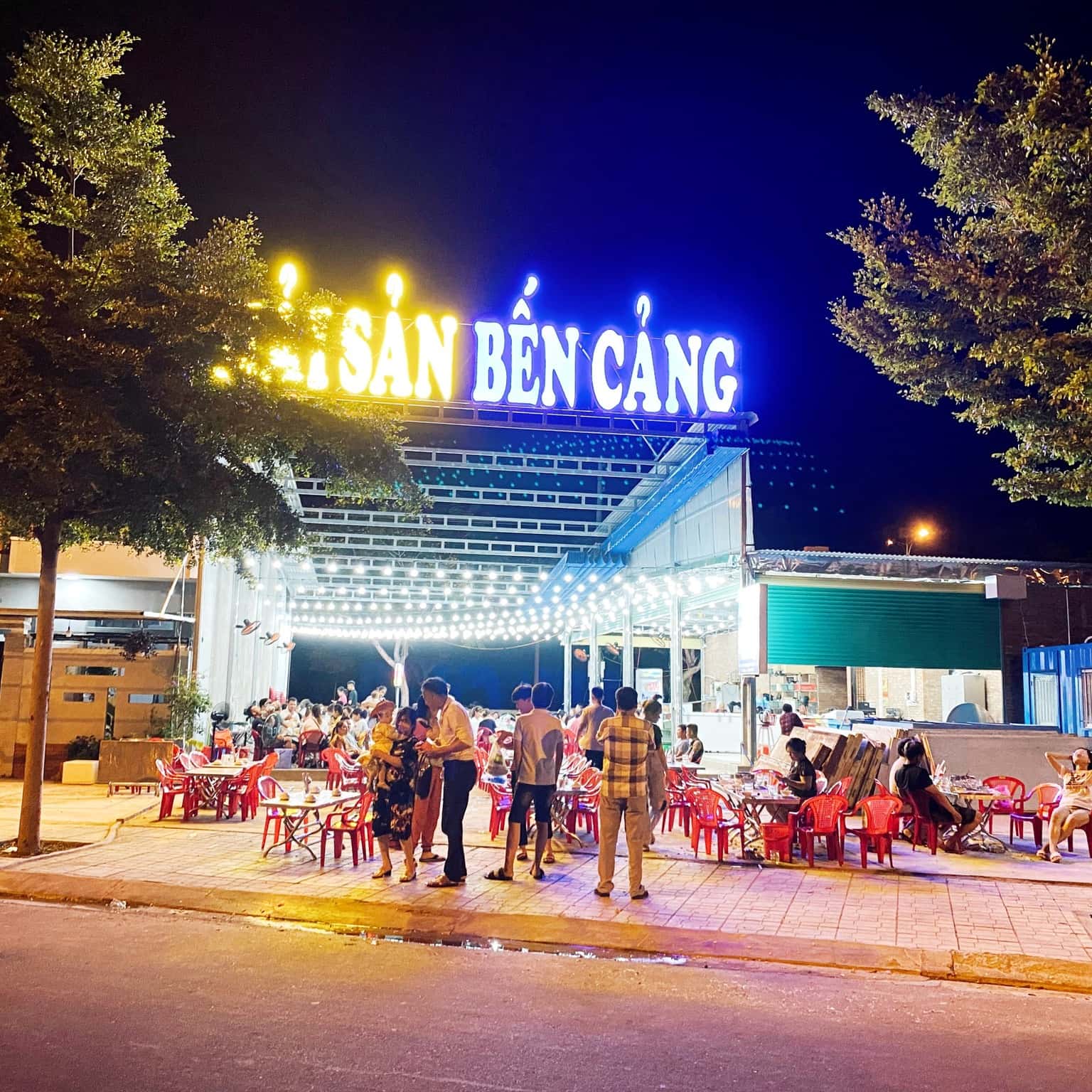 quan hai san ben cang nha trang