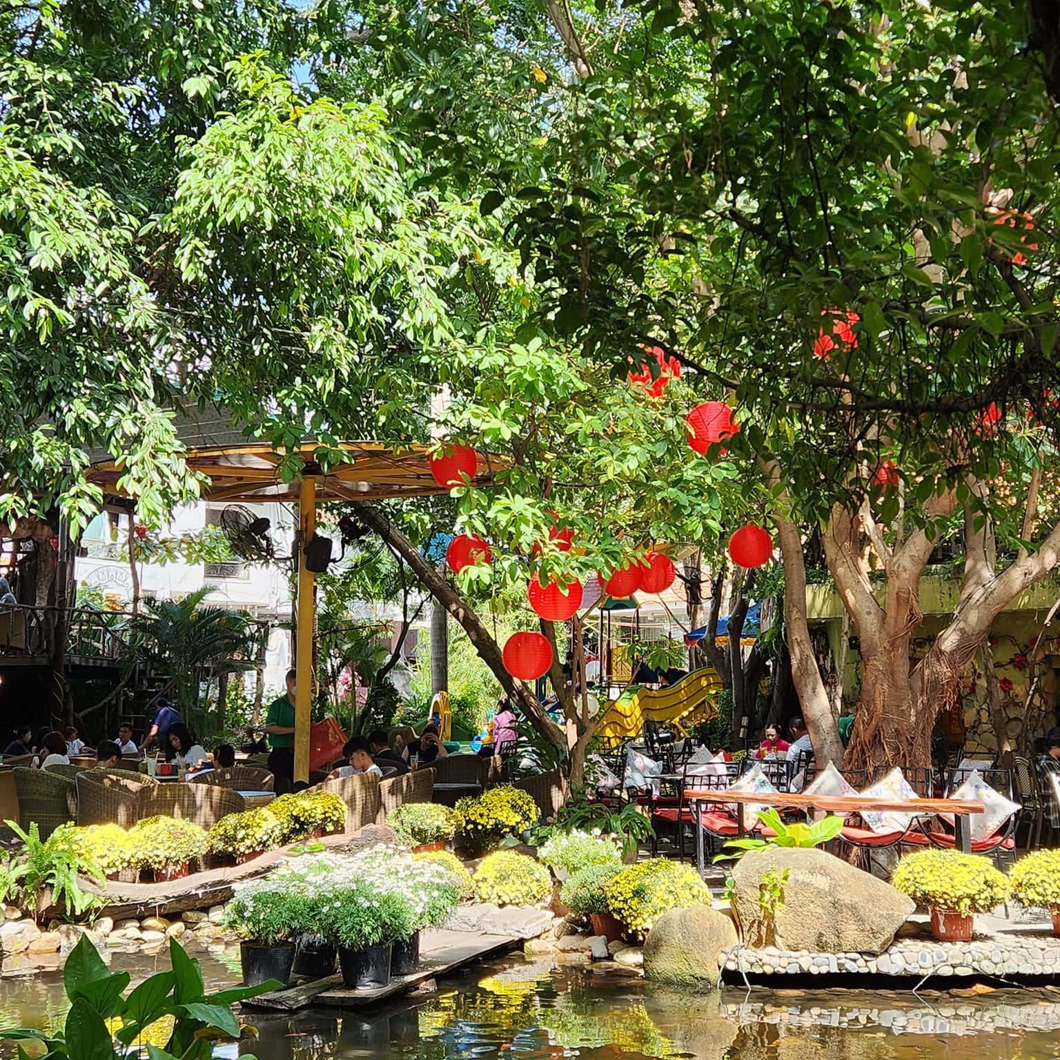 quan cafe hoa dong noi nha trang