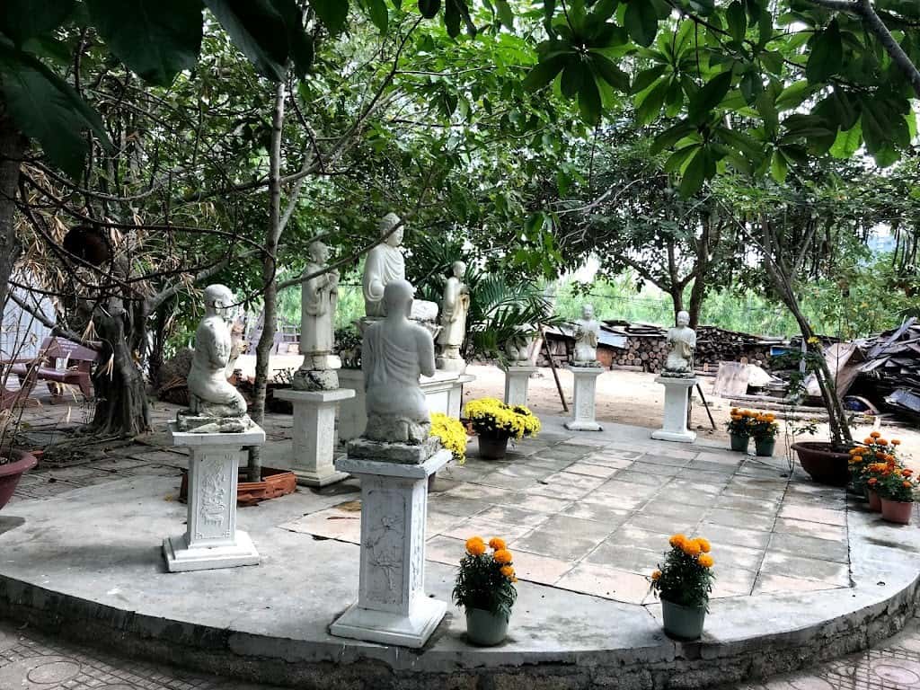 chua linh quang nha trang