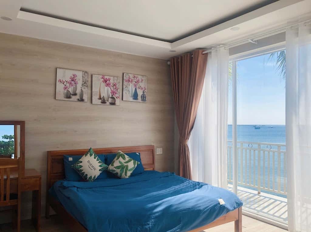 chill house by the beach phu quoc