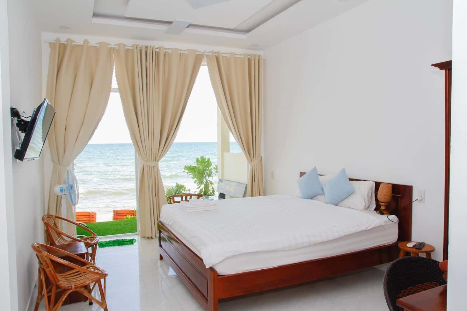 sunset beach house phu quoc