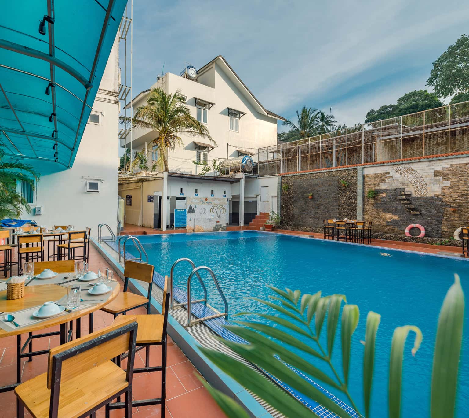 khach san holiday phu quoc 