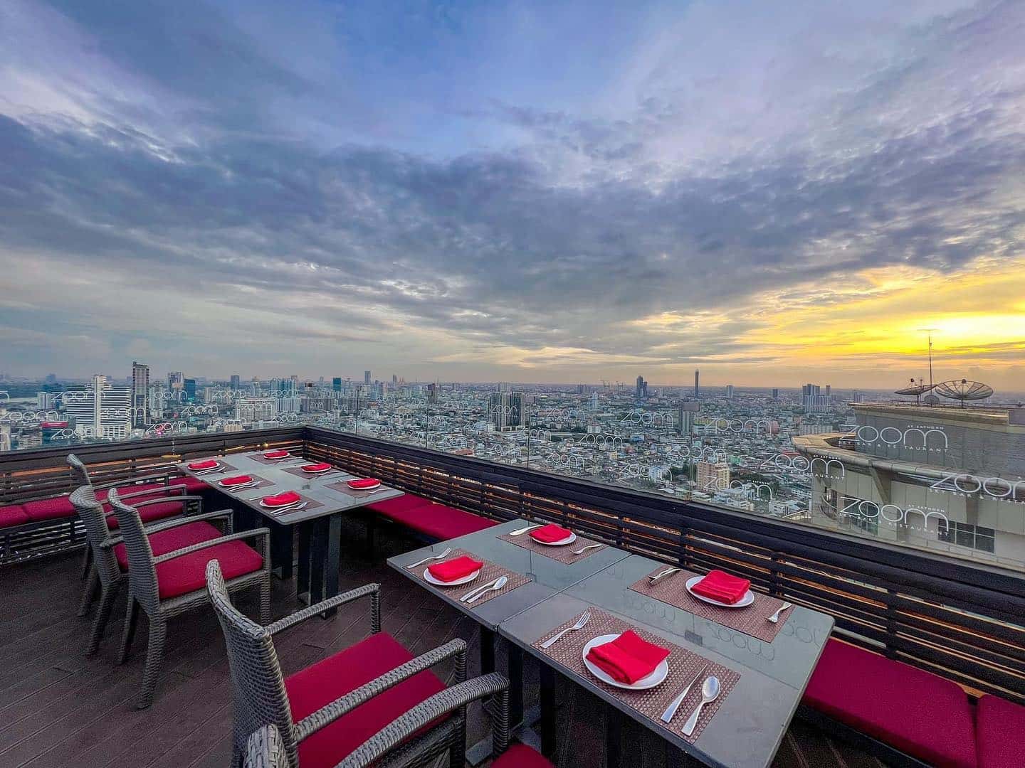 zoom sky bar and restaurant thailand