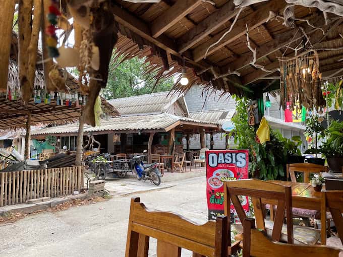 oasis bar restaurant koh phi phi