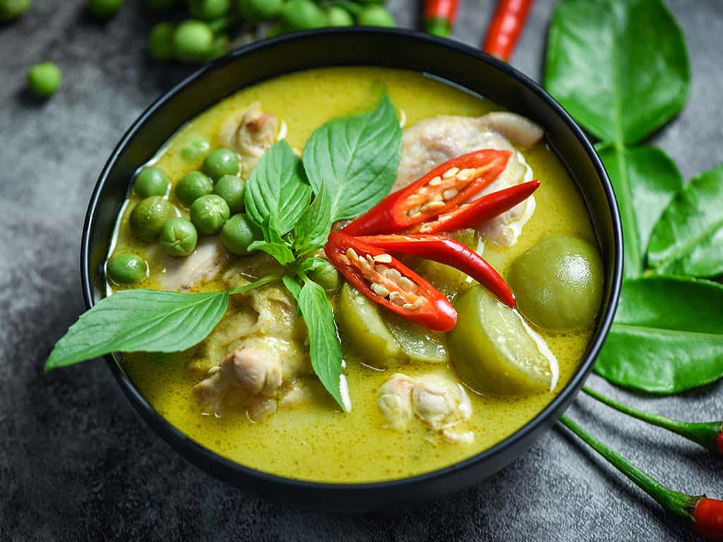gaeng keaw wan gai phuket thai lan