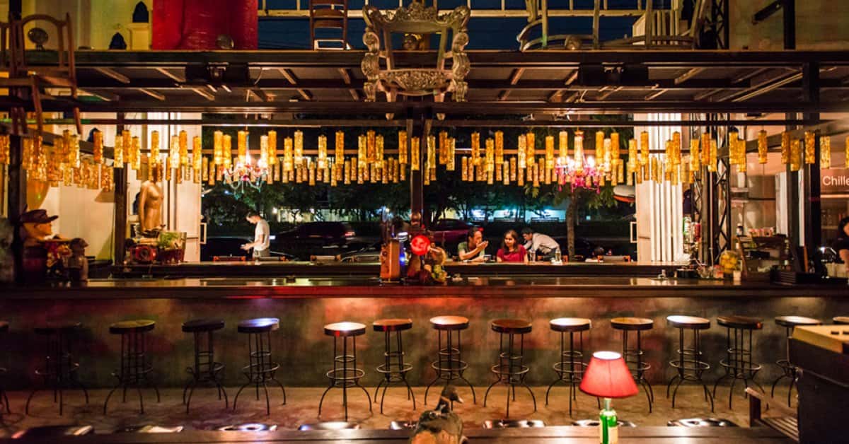 parking toys pub & restaurant thailand