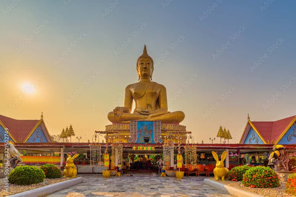 Wat Pikulthong sing buri