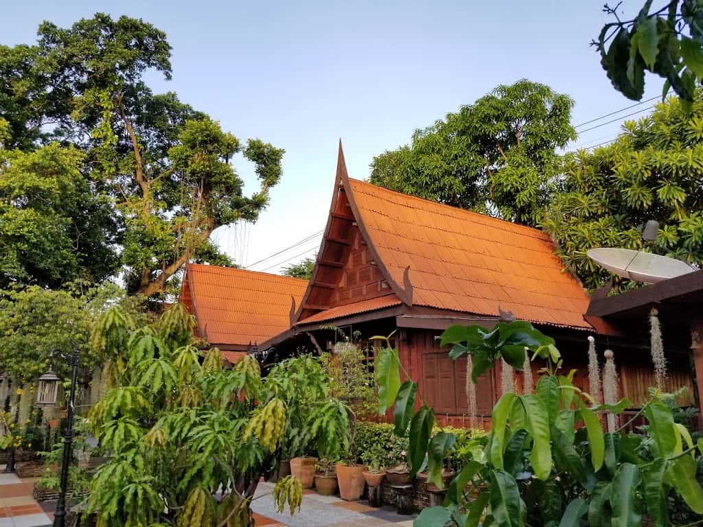 mrs bee homestay thailand