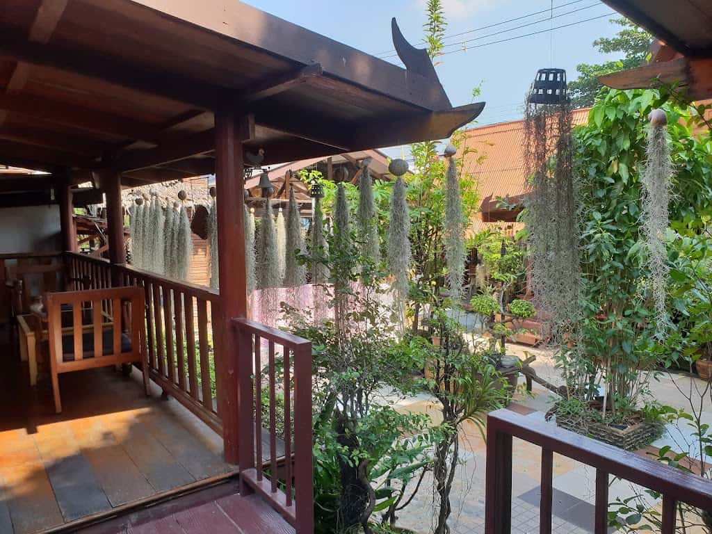 mrs bee homestay thailand