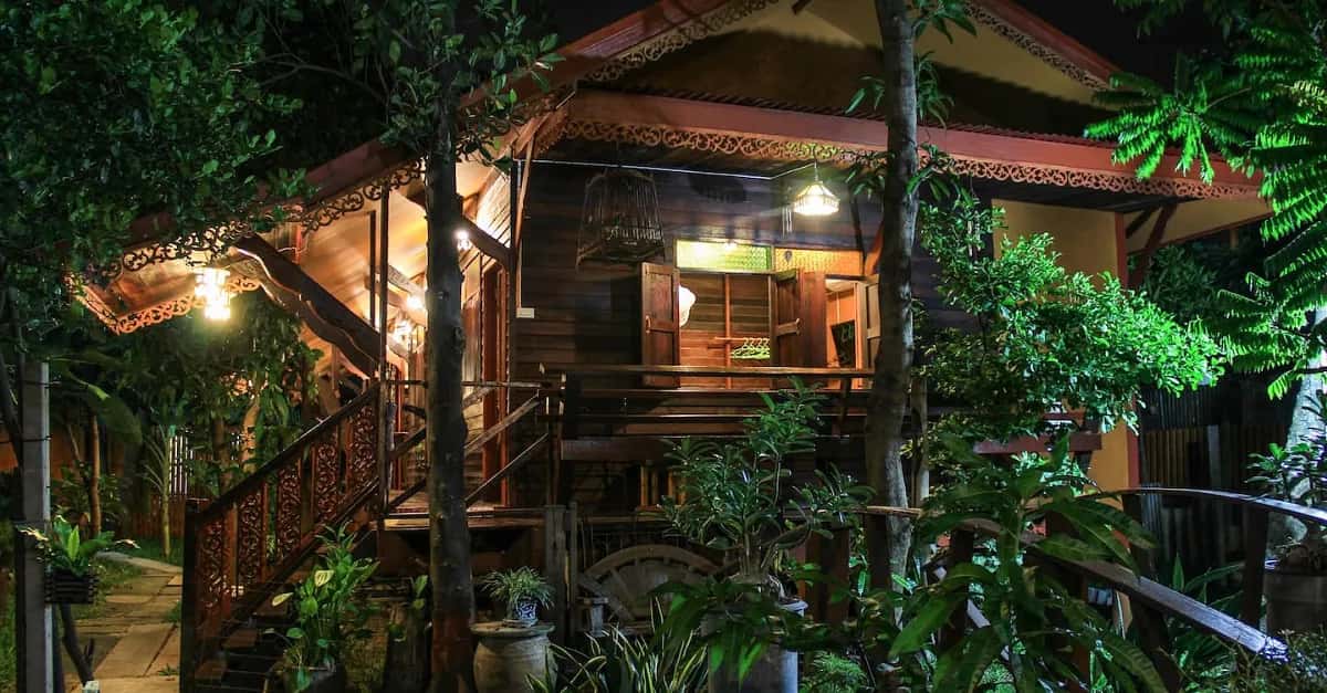 fahsai homestay wooden house thailand