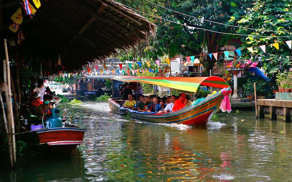 cho noi khlong lat mayom bangkok