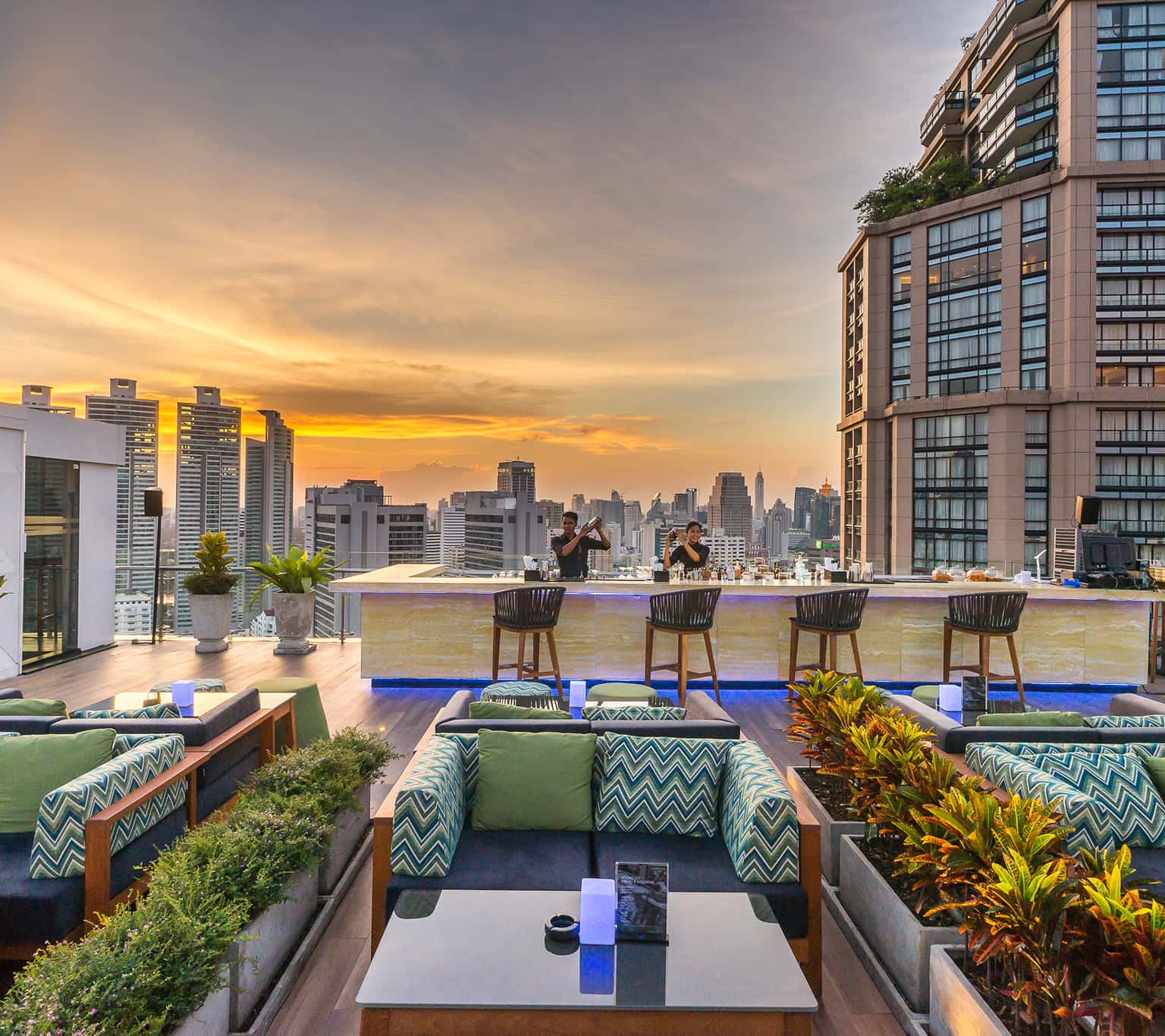 vanilla sky rooftop bar thailand