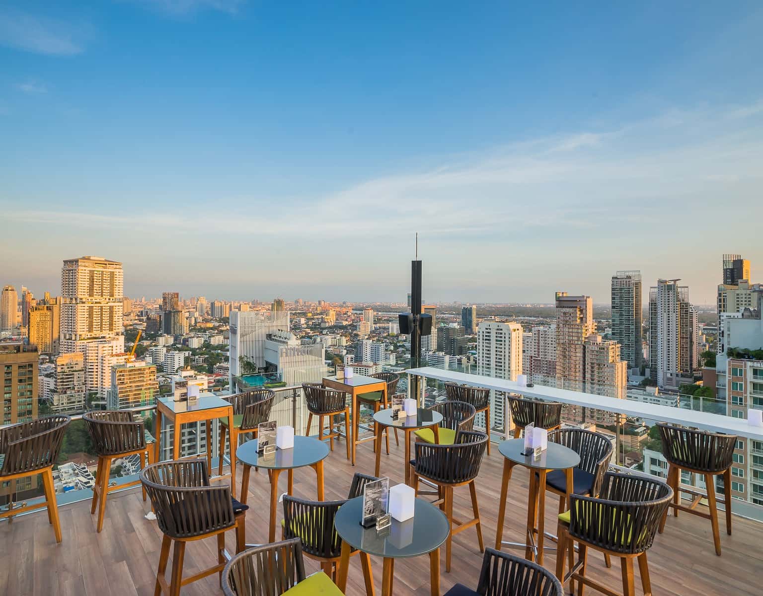 vanilla sky rooftop bar thailand