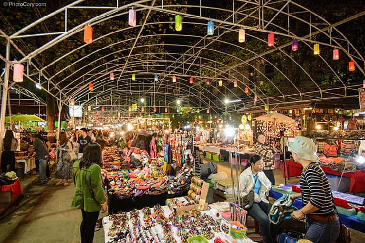 cho dem night bazaar chiang mai