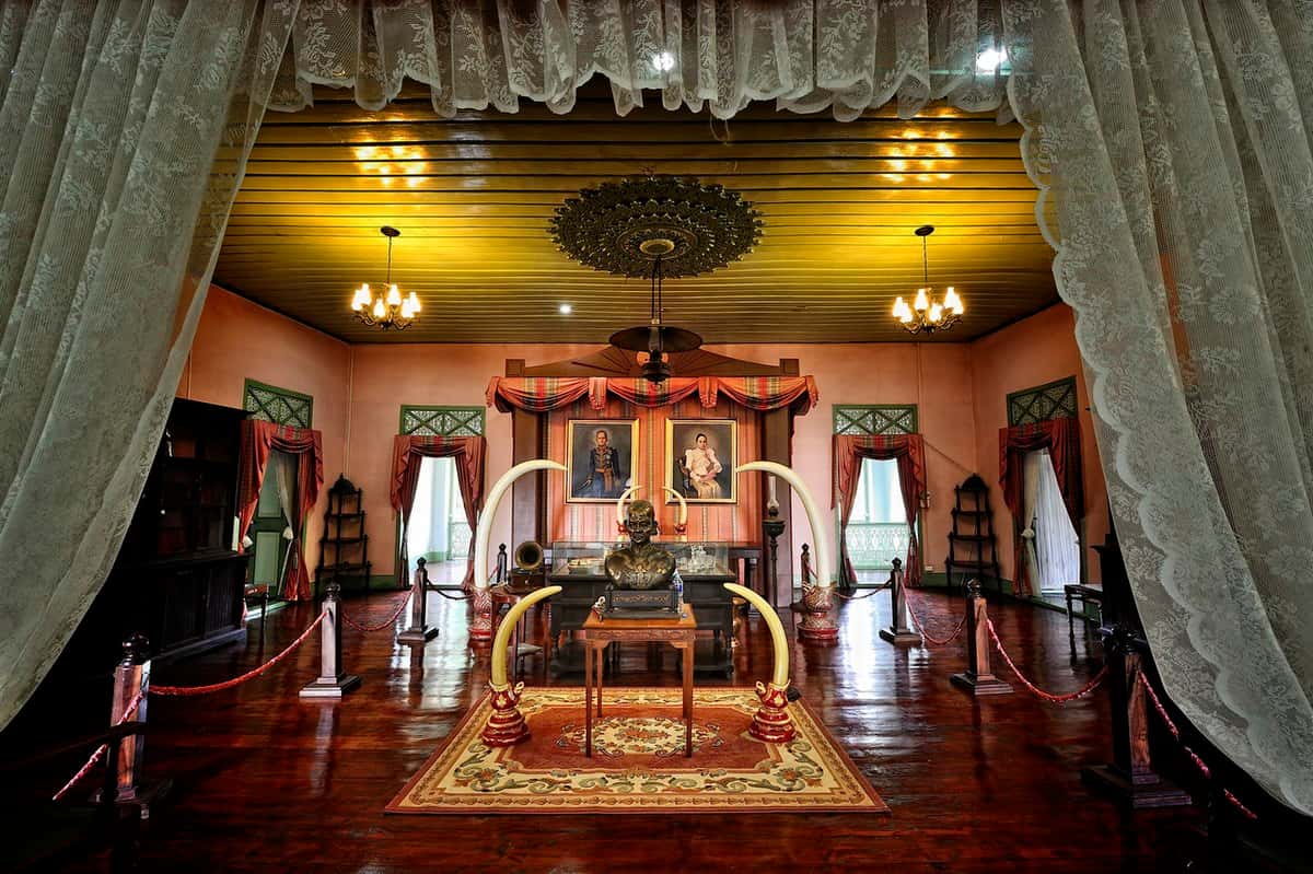 khum jao luang thailand