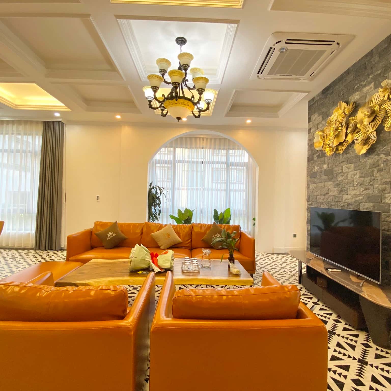 tt2 07 beverly hill ha long