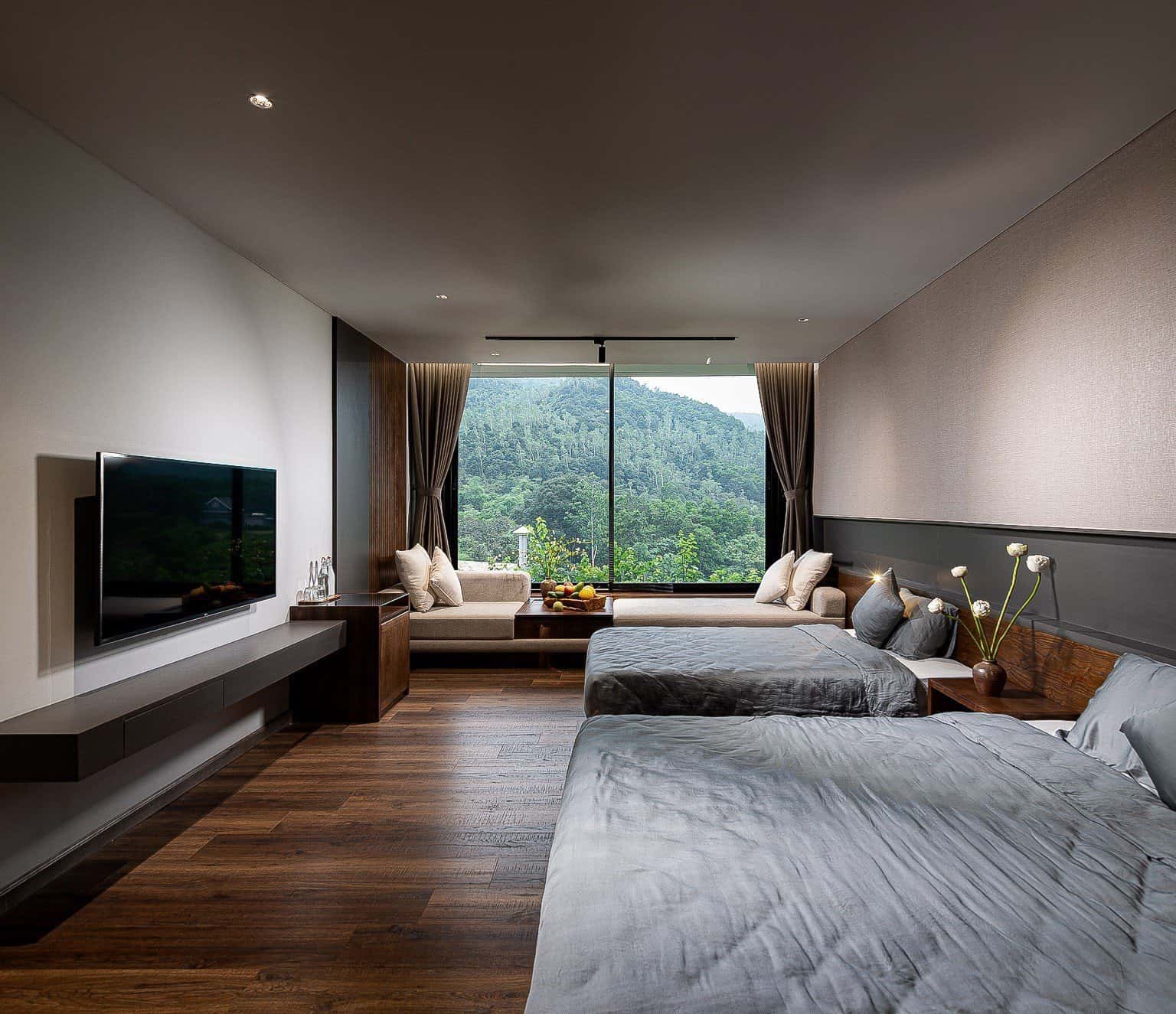 Deluxe Family Room
