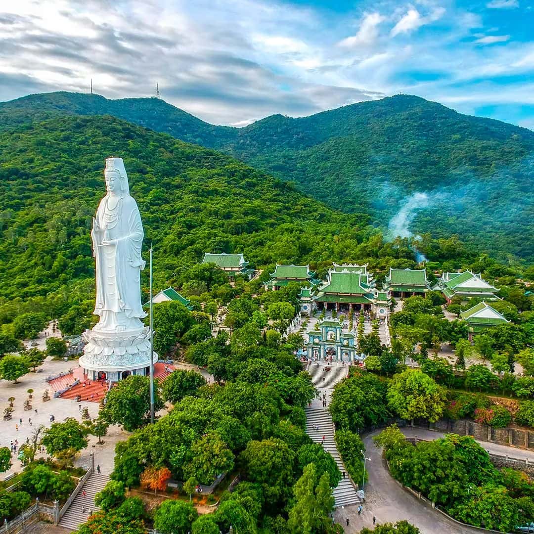 chua linh ung son tra da nang