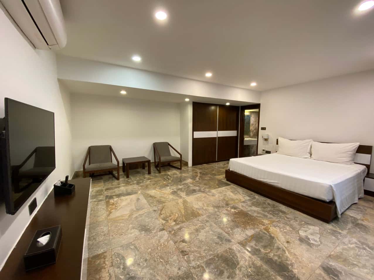 Bedroom 1 (Master)