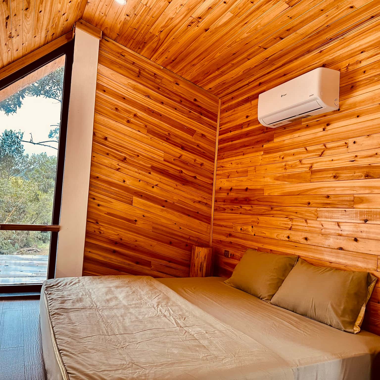 Bedroom 2 (Loft)
