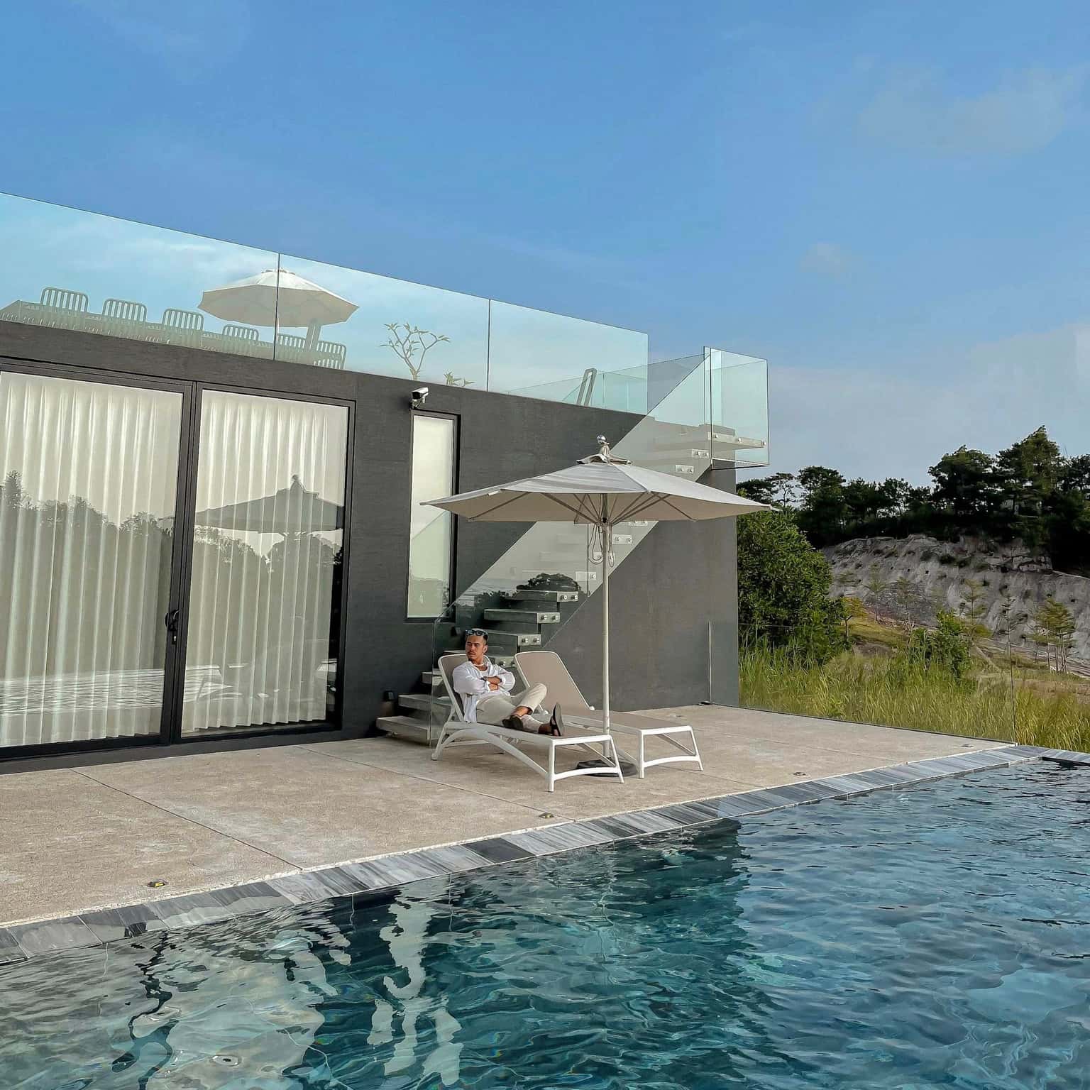 Pool loungers