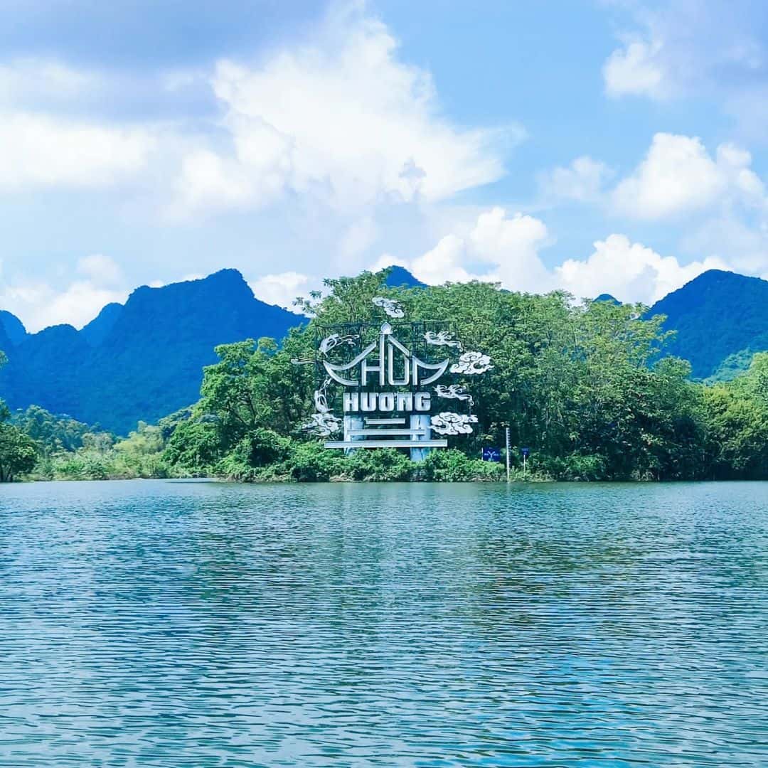 justfly chua huong hanoi