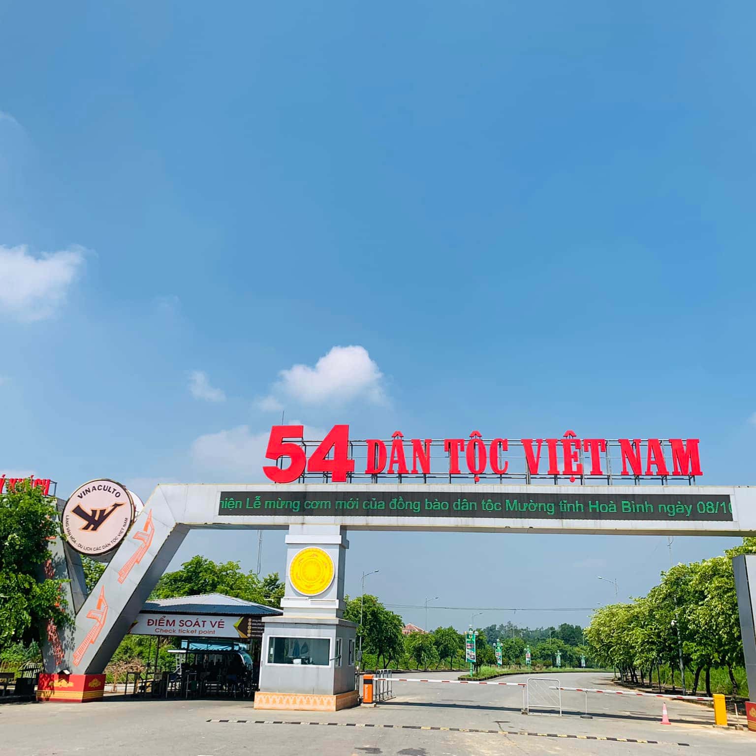  Làng Văn hóa - Du lịch các Dân tộc Việt Nam, Sơn Tây 