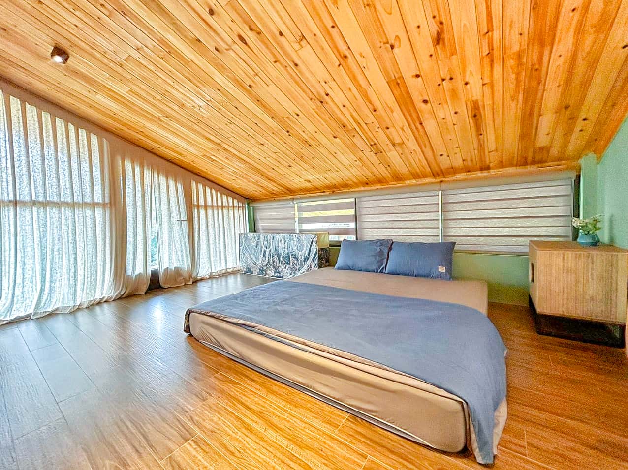 Bedroom 2 (Loft)