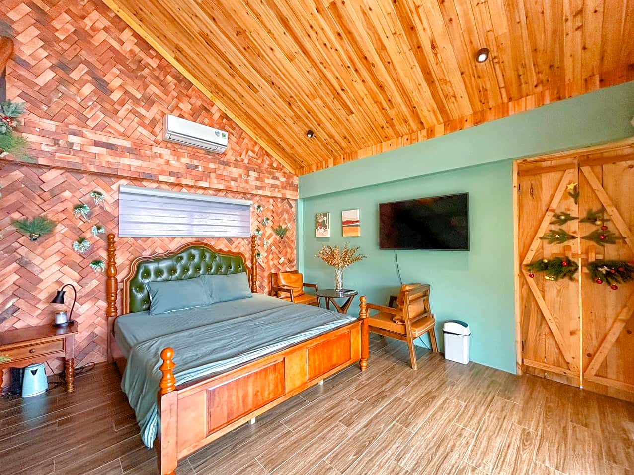 Bedroom 1 (Ground floor)
