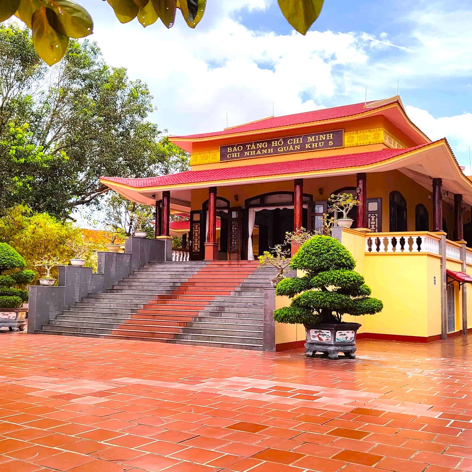 justfly bao tang ho chi minh chi nhanh quan khu 5 da nang
