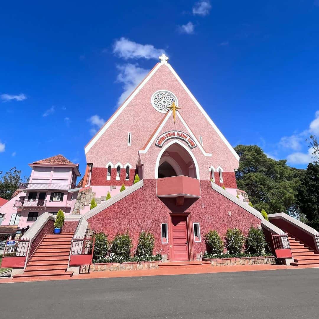 justfly nha tho Domaine De Marie da lat