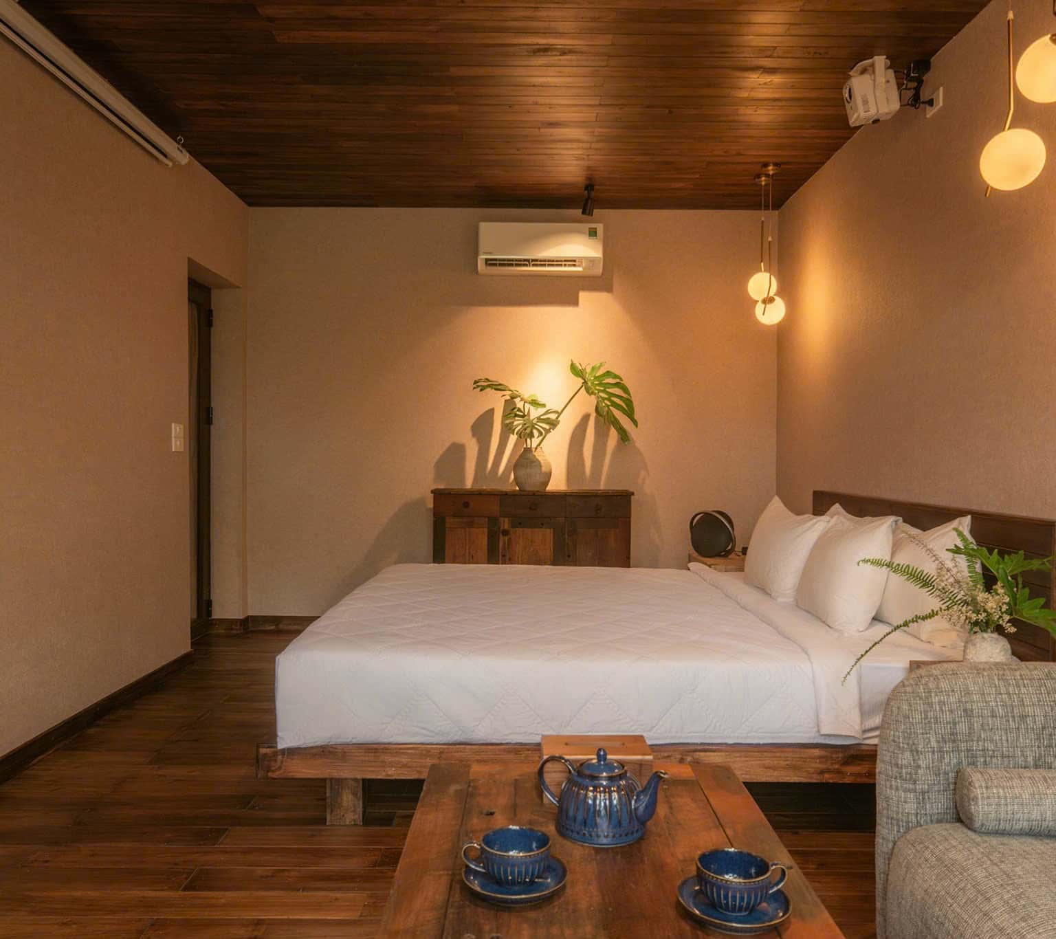 Phòng ngủ view vườn