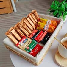 Nước lọc, cafe, kẹo 
