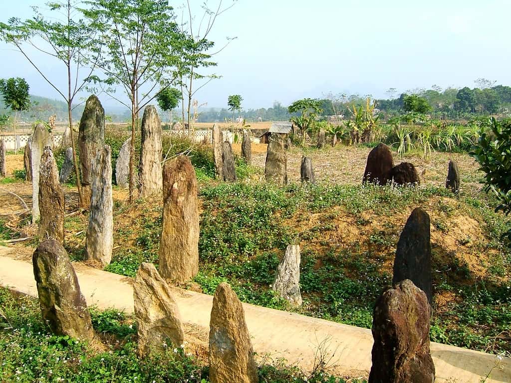 Khu mộ cổ Đống Thếch tại Kim Bôi, Hòa Bình
