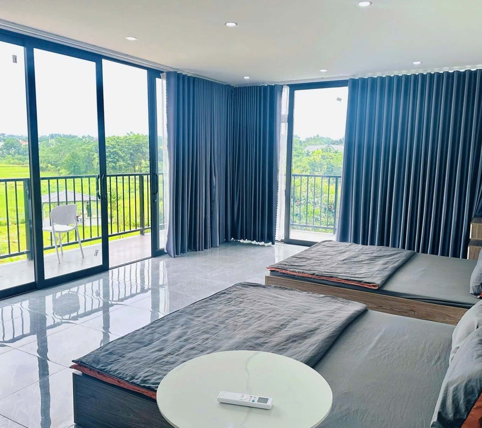 Phòng ngủ 2 view núi đồi