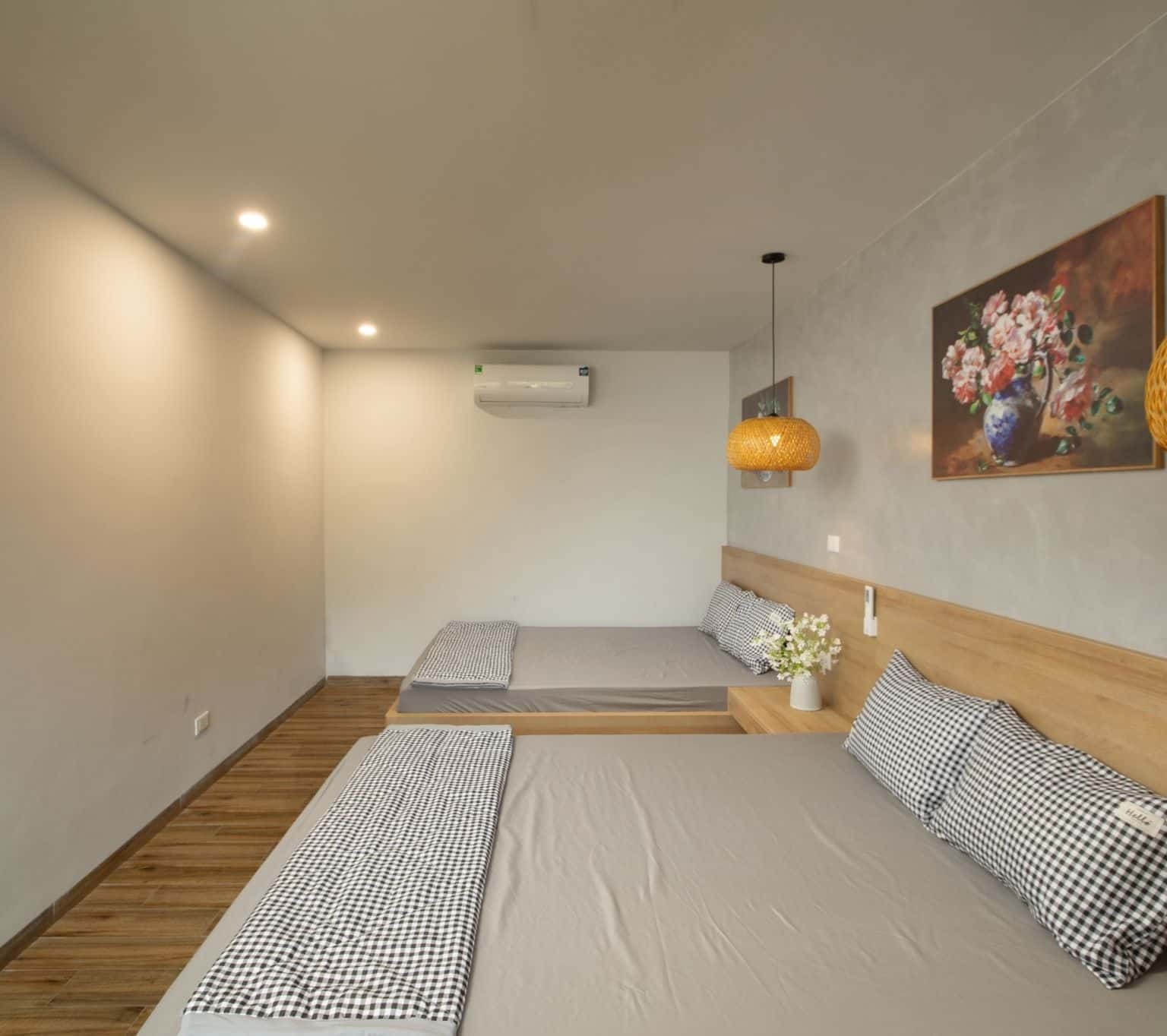 Lake 1 Room