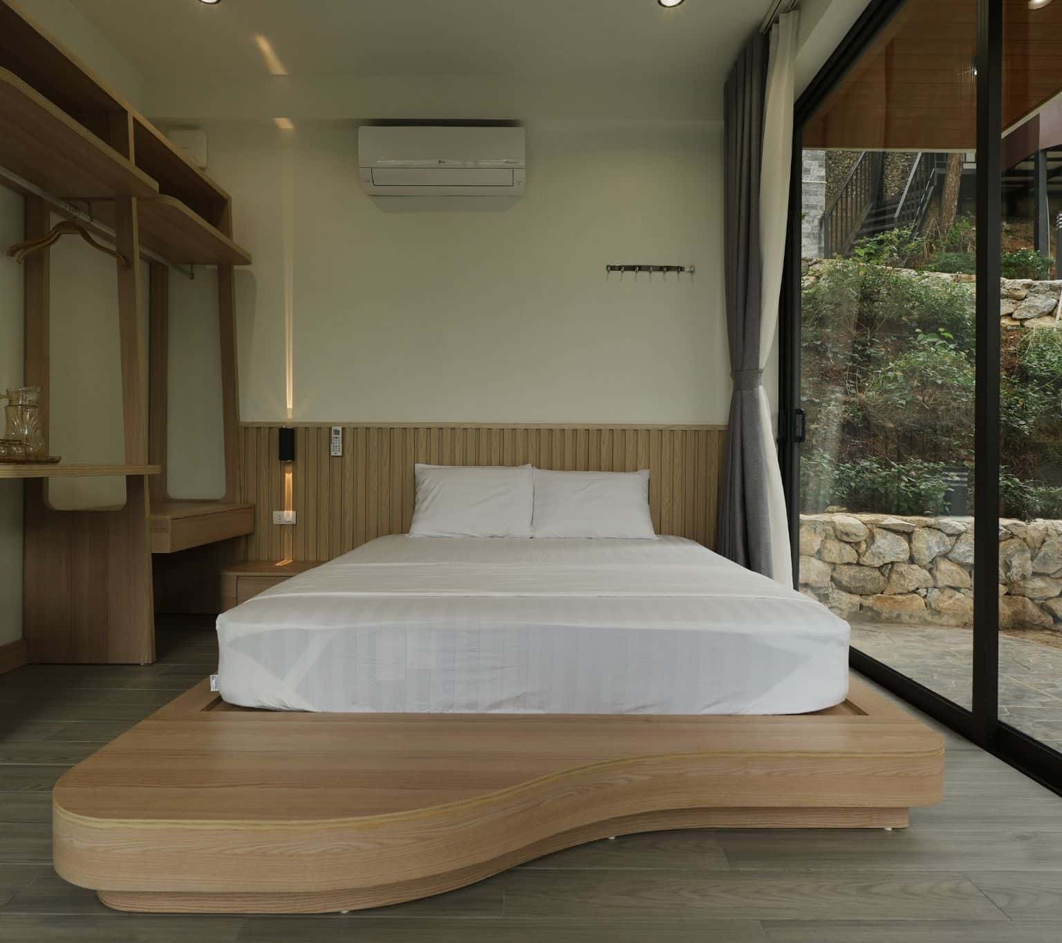 Floor 1 bedroom 1 with garden view