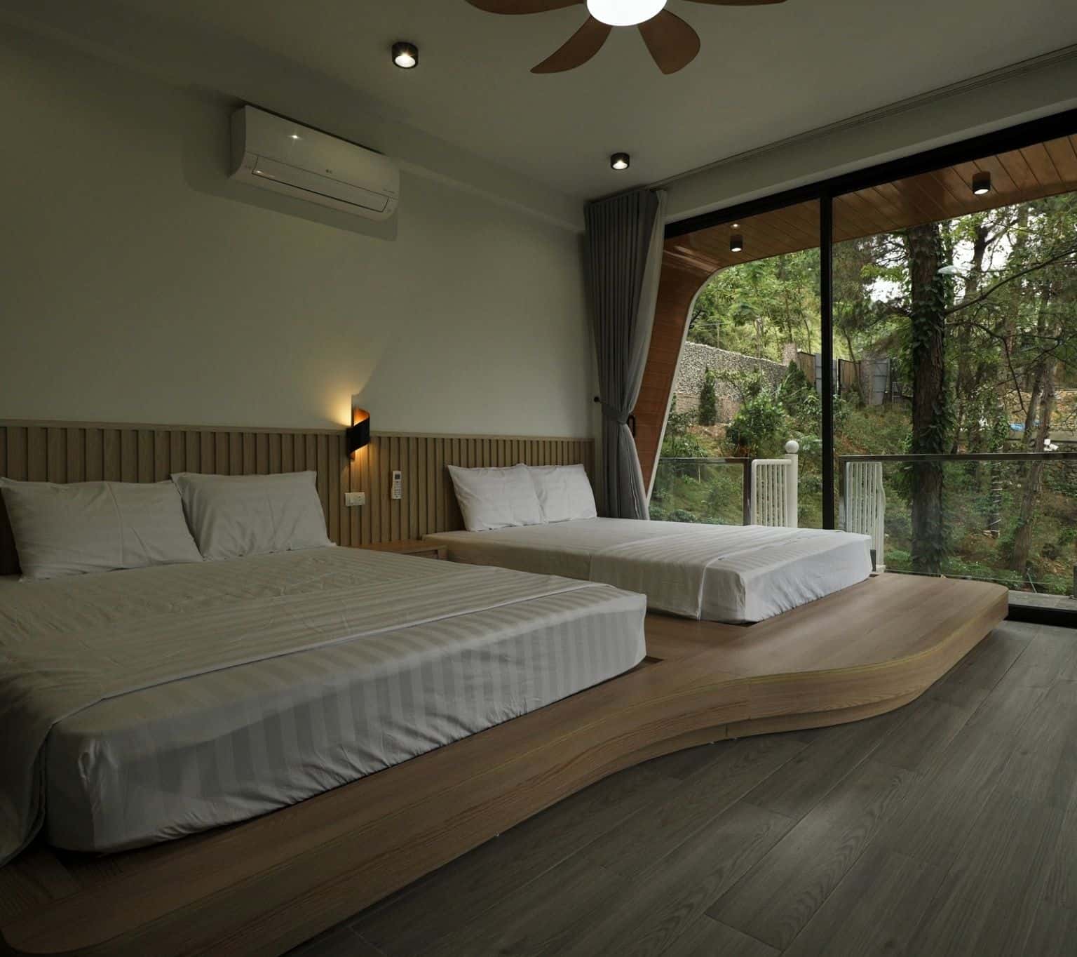 Floor 2 bedroom 2 with garden and lake view