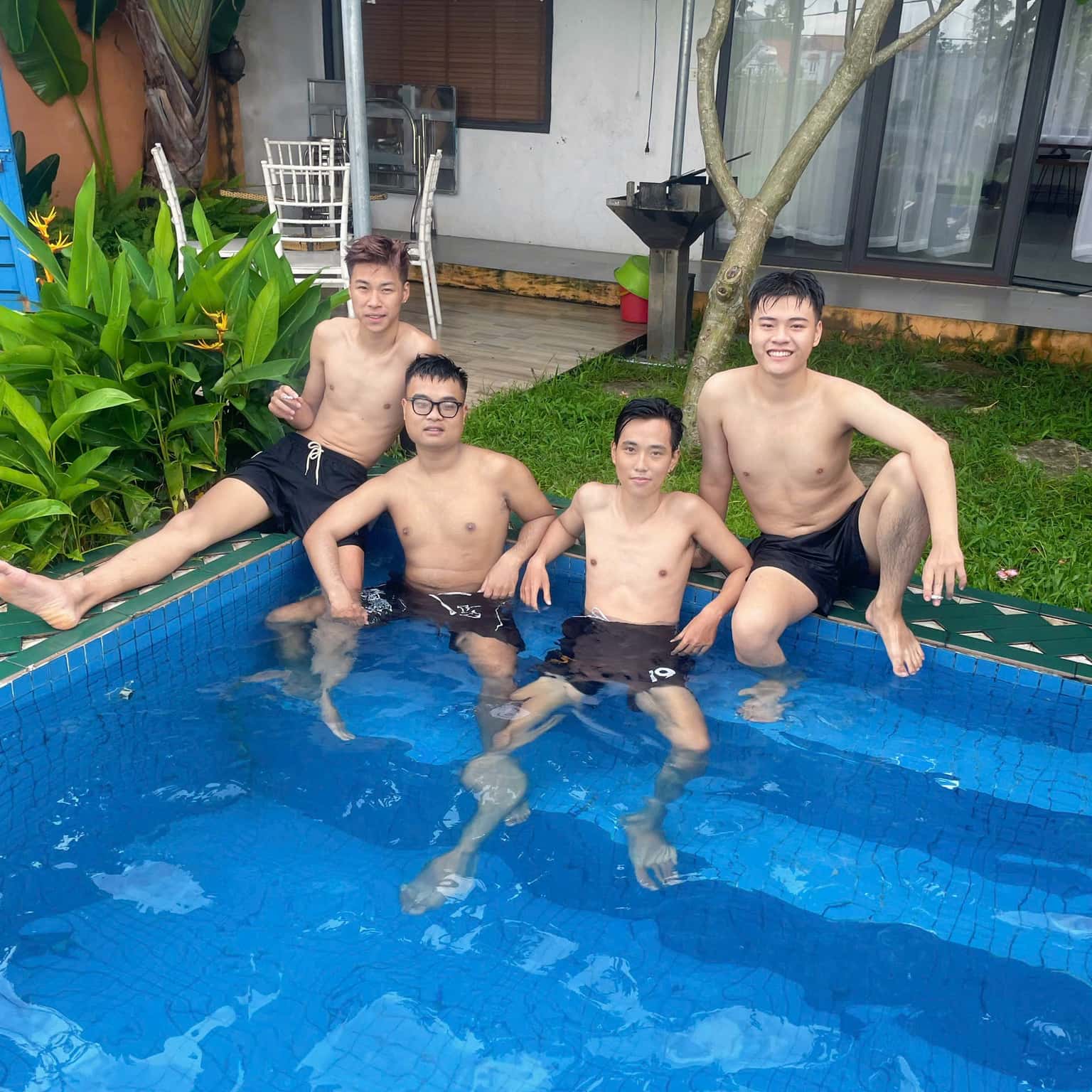 Photo 1