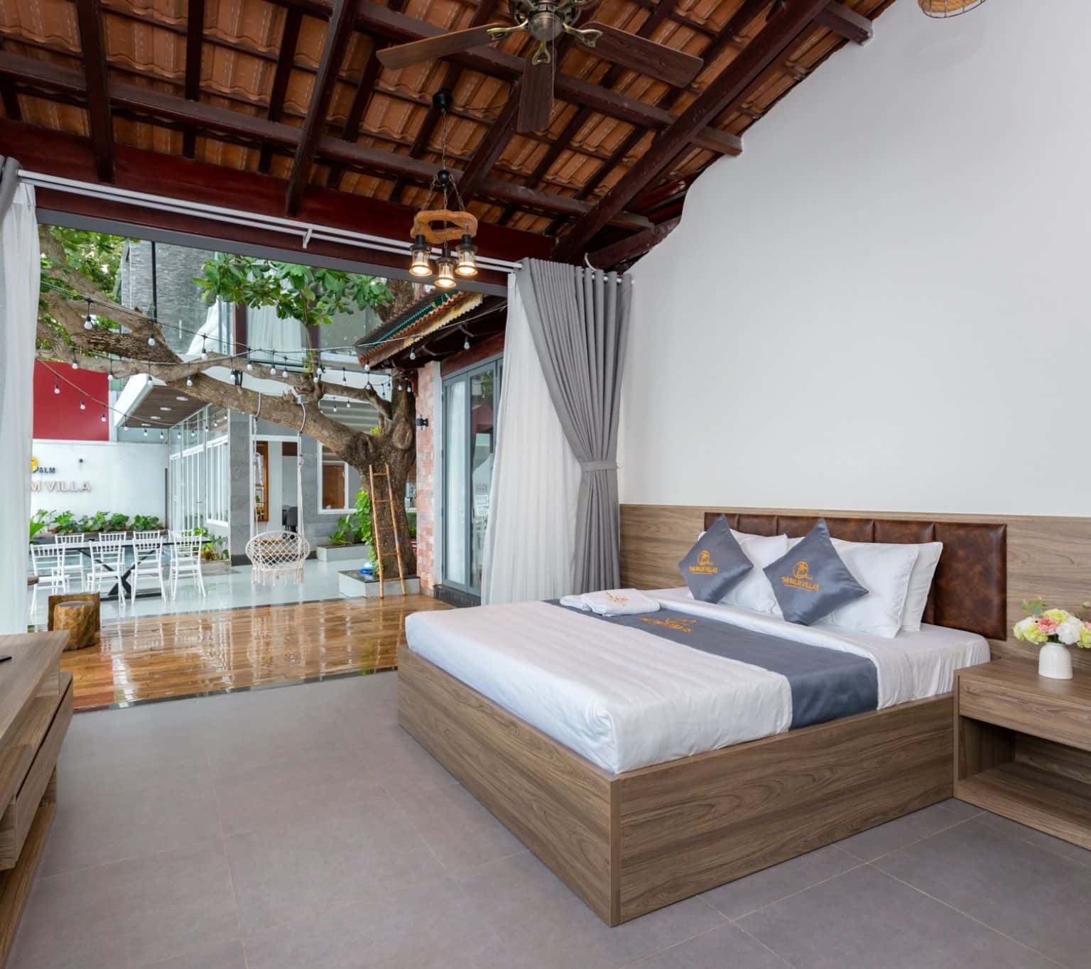 Bedroom 3 with sea view