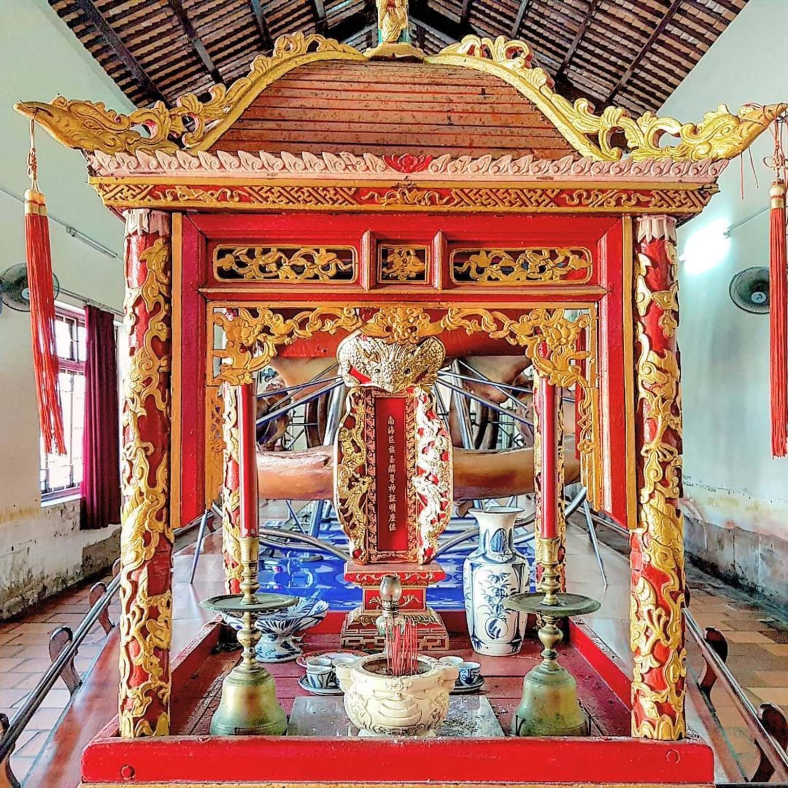 Vạn Thủy Tú Temple — photo 9