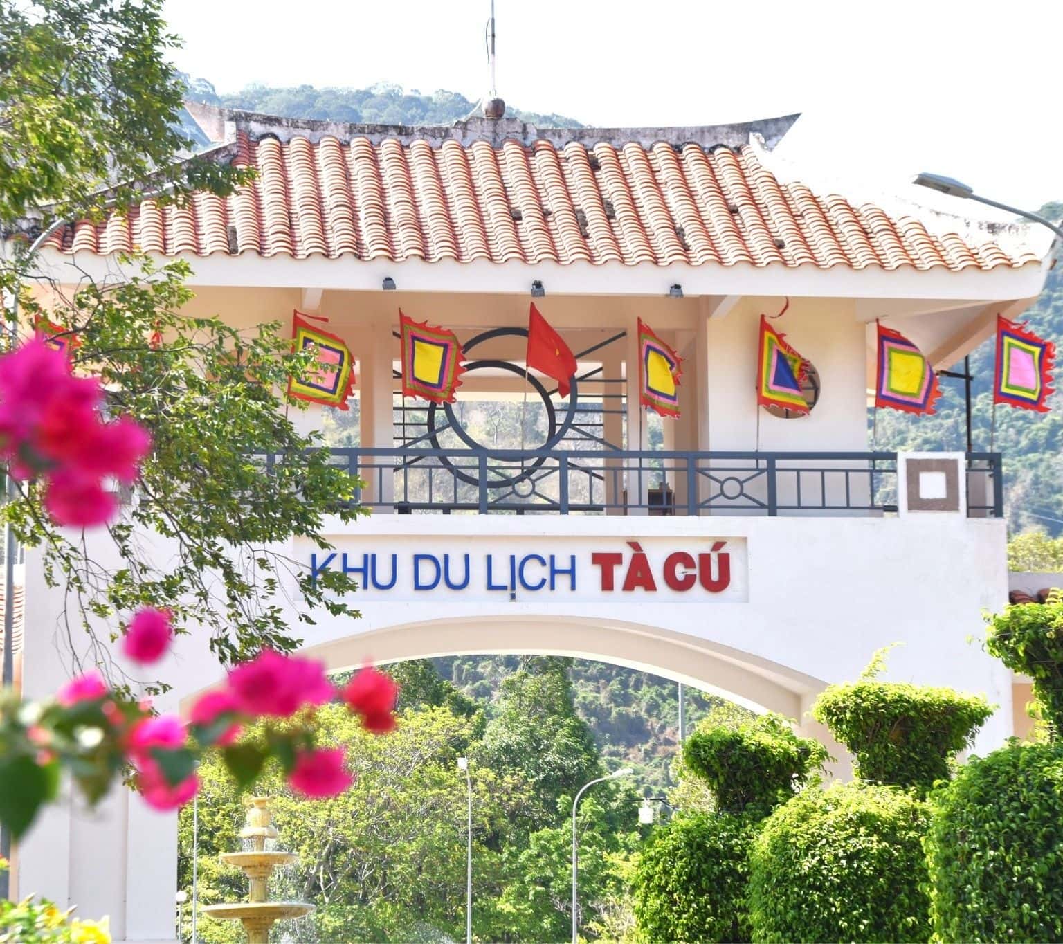 Núi Tà Cú