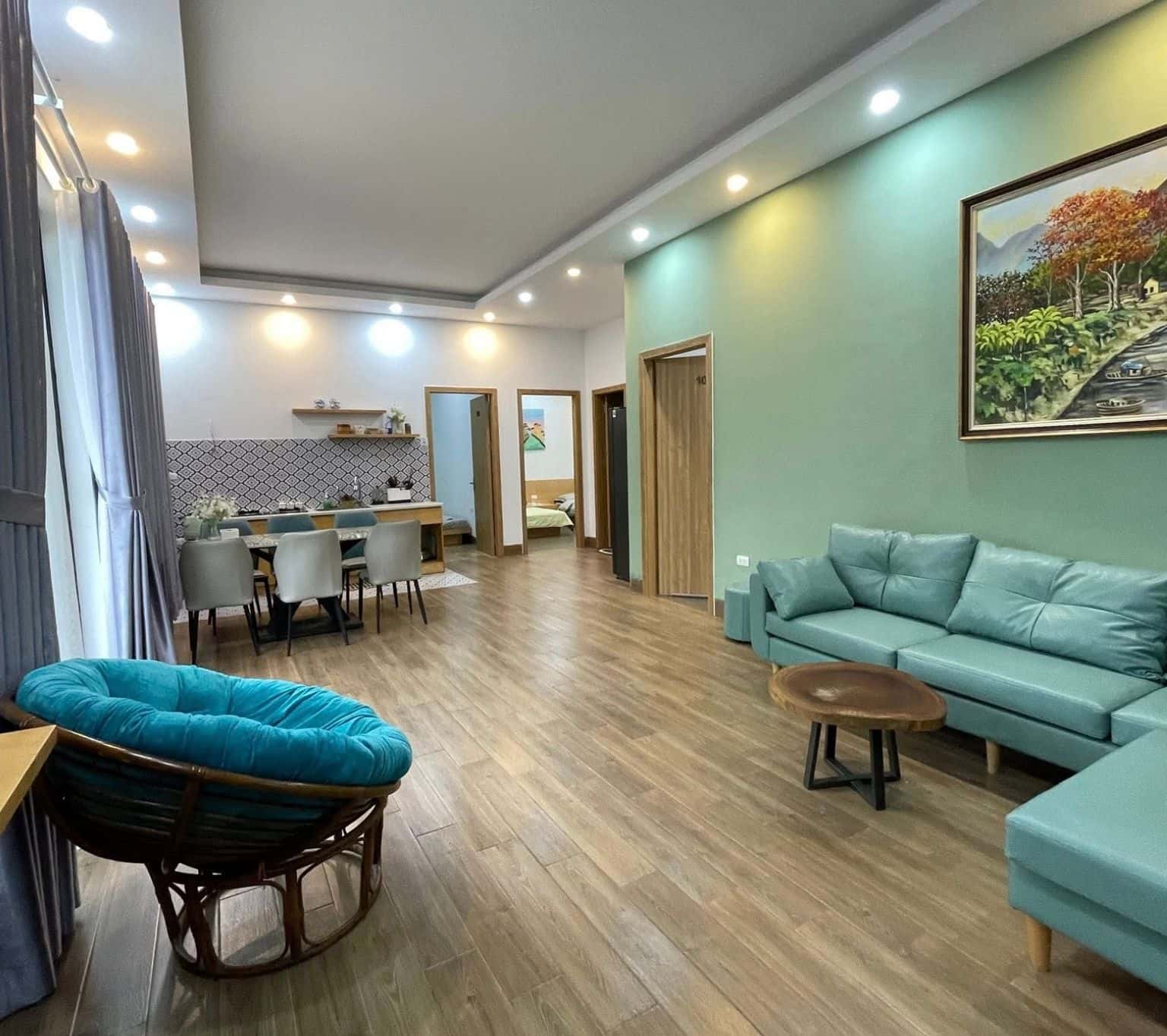 Nhà bên vườn