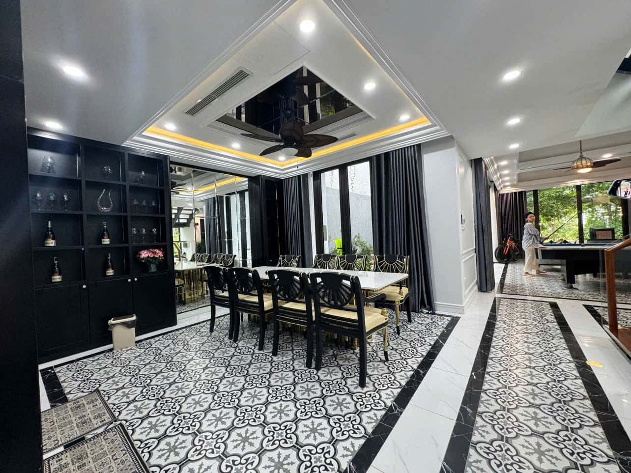 Bếp và bàn ăn