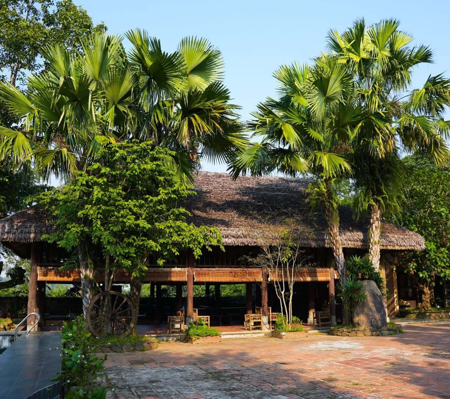Nhà cộng đồng ngũ sắc